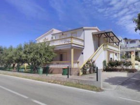  Apartment Tribunj 13319a  Трибунь